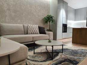 Lois apartment
